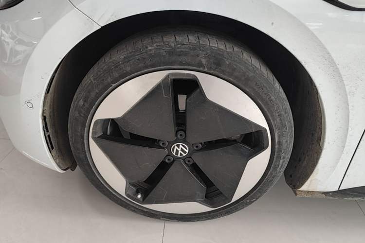 Used Volkswagen ID.3 2022 Pro Smart Edition Left Front Wheel Hub