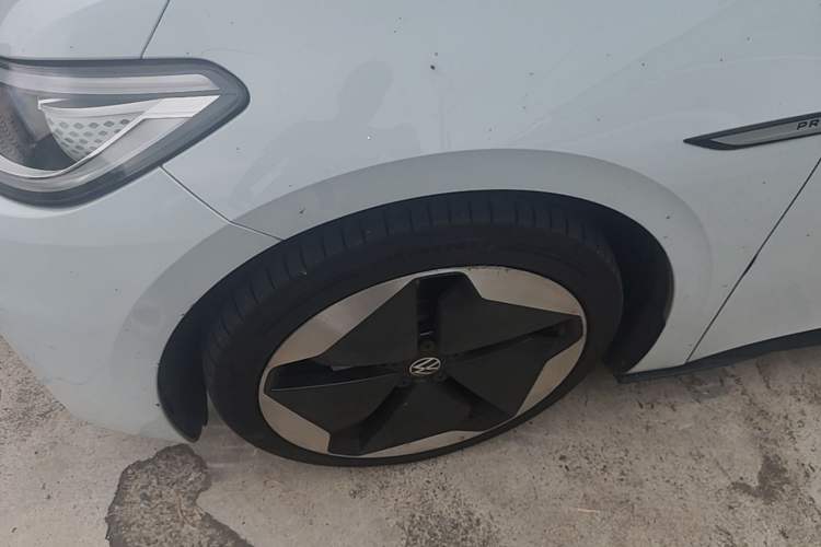 Used Volkswagen ID.3 2022 Pro Smart Edition Left Front Wheel Hub