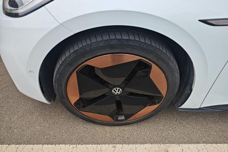 Used Volkswagen ID.3 2022 Pro Smart Edition Left Front Wheel Hub