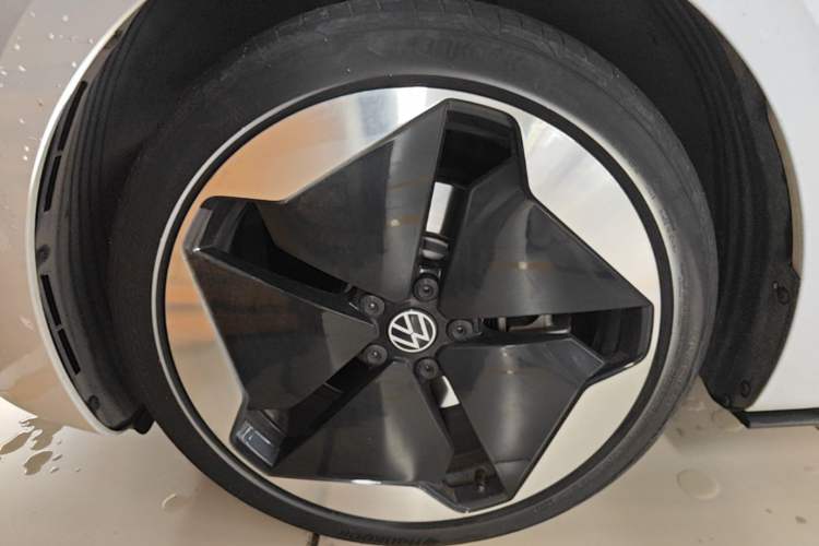 Used Volkswagen ID.3 2022 Pro Smart Edition Left Front Wheel Hub