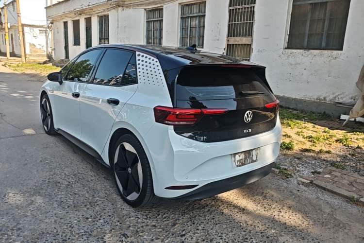 Used Volkswagen ID.3 2022 Pro Smart Edition Rear Left 45 Deg