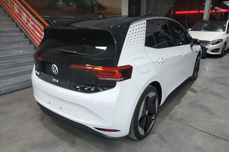 Used Volkswagen ID.3 2022 Active Pure Intelligent Enjoyment Edition Rear Right 45 Deg