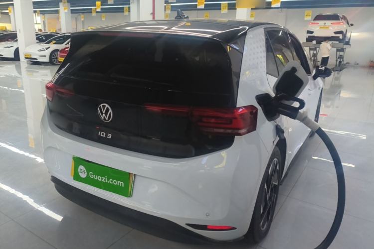 Used Volkswagen ID.3 2022 Pure Edition Rear Right 45 Deg