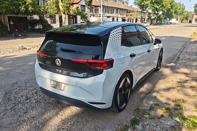 Used Volkswagen ID.3 2022 Pro Smart Edition Rear Right 45 Deg