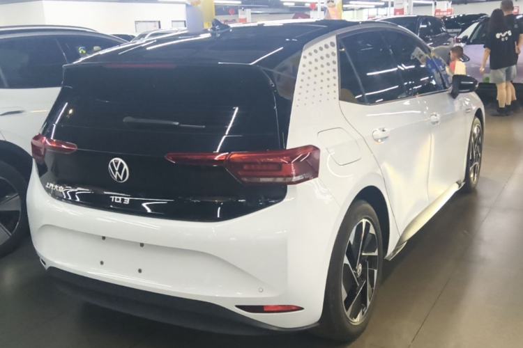 Used Volkswagen ID.3 2022 Active Pure Intelligent Enjoyment Edition Rear Right 45 Deg