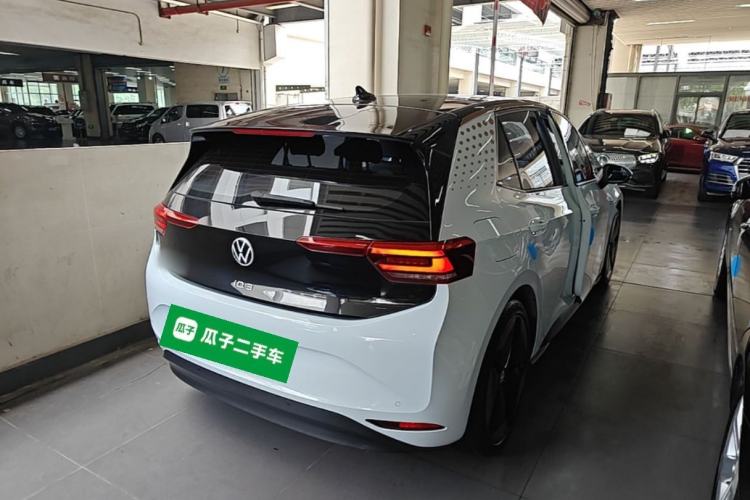 Used Volkswagen ID.3 2022 Pro Smart Edition Rear Right 45 Deg