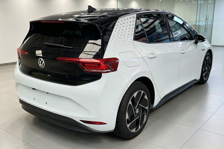 Used Volkswagen ID.3 2022 Active Pure Intelligent Enjoyment Edition Rear Right 45 Deg