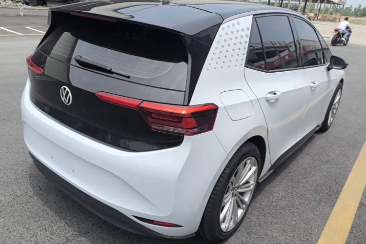Used Volkswagen ID.3 2022 Active Pure Intelligent Enjoyment Edition Rear Right 45 Deg