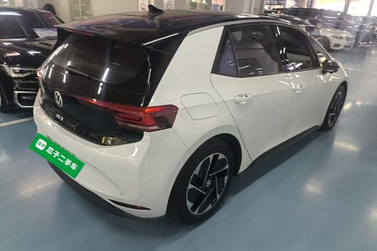 Used Volkswagen ID.3 2022 Pure Edition Rear Right 45 Deg