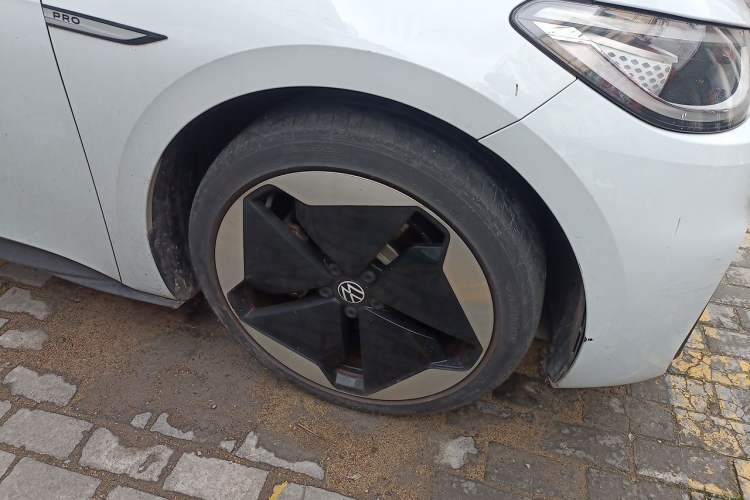 Used Volkswagen ID.3 2022 Pro Smart Edition Right Front Wheel Hub