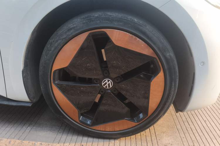 Used Volkswagen ID.3 2022 Pro Smart Edition Right Front Wheel Hub