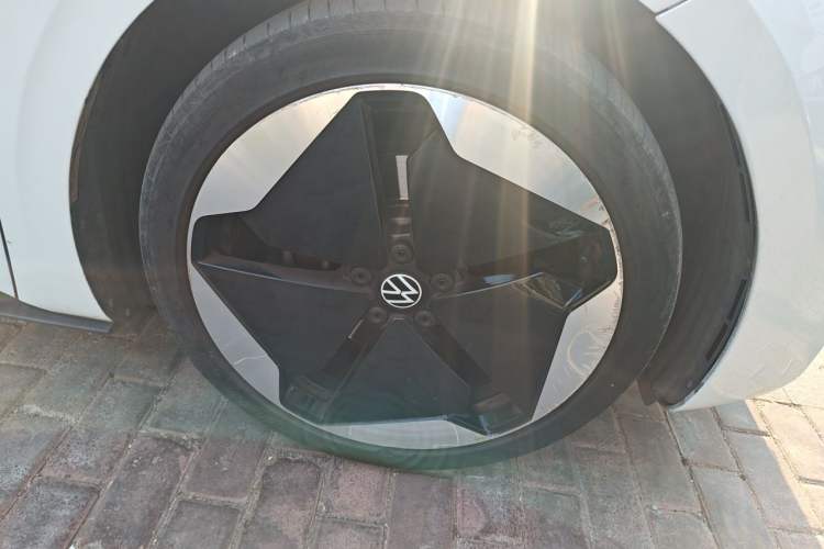 Used Volkswagen ID.3 2022 Pro Smart Edition Right Front Wheel Hub
