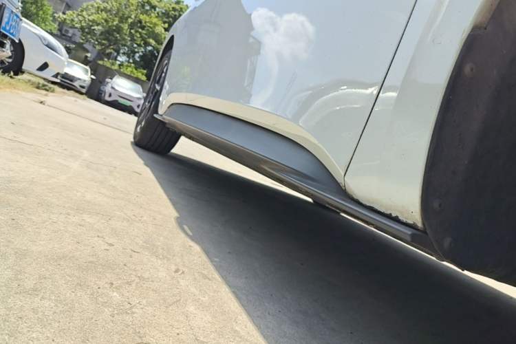 Used Volkswagen ID.3 2022 Active Pure Intelligent Enjoyment Edition Right Side Sill