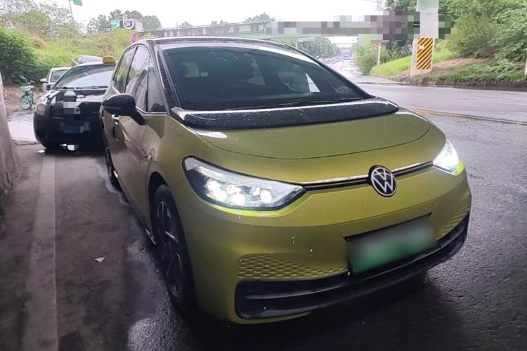 Used Volkswagen ID.3 2022 Active Pure Intelligent Enjoyment Edition Front Right 45 Deg