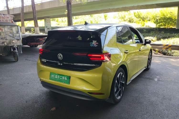 Used Volkswagen ID.3 2022 Active Pure Intelligent Enjoyment Edition Rear Right 45 Deg