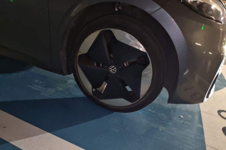 Used Volkswagen ID.3 2023 Upgraded Model Pure Intelligent Enjoyment Version Right Front Wheel Hub
