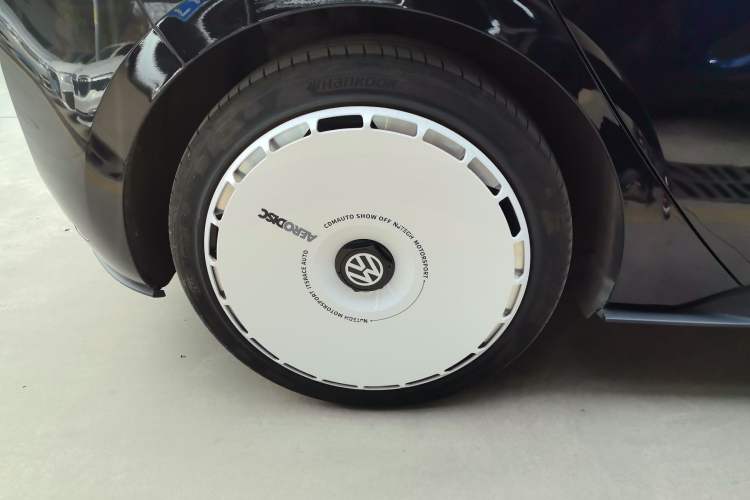 Used Volkswagen ID.3 2023 Upgraded Model Pure Intelligent Enjoyment Version Right Rear Wheel Hub
