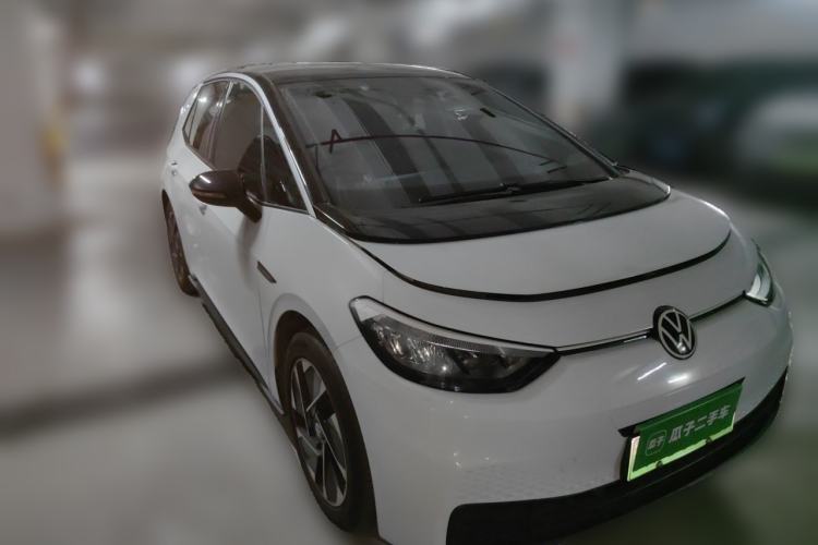 Used Volkswagen ID.3 2023 Pure Smart Edition Front Right 45 Deg