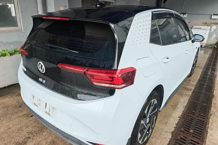 Used Volkswagen ID.3 2023 Pure Smart Edition Rear Right 45 Deg
