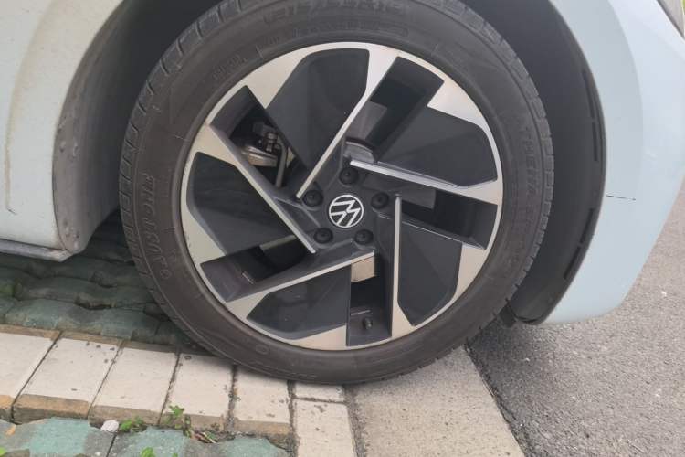 Used Volkswagen ID.3 2023 Upgraded Model Pure Intelligent Enjoyment Version Right Front Wheel Hub