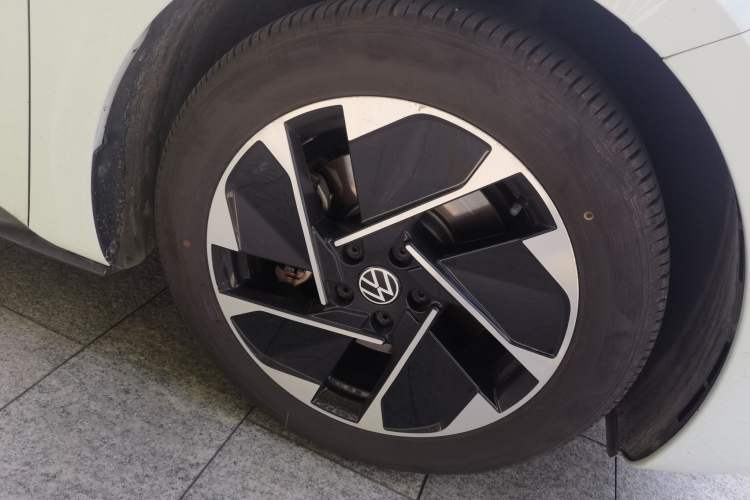 Used Volkswagen ID.3 2023 Upgraded Model Pure Intelligent Enjoyment Version Right Front Wheel Hub