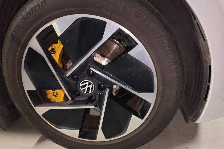 Used Volkswagen ID.3 2023 Upgraded Model Pure Intelligent Enjoyment Version Right Front Wheel Hub