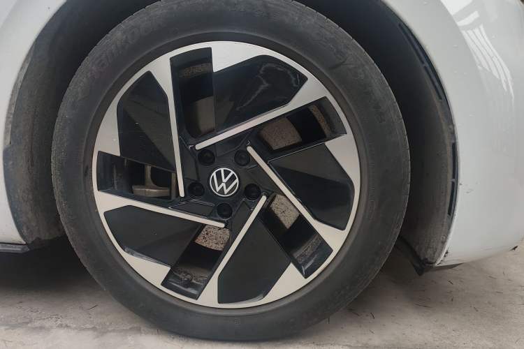 Used Volkswagen ID.3 2023 Upgraded Model Pure Intelligent Enjoyment Version Right Front Wheel Hub