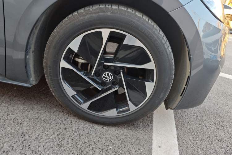 Used Volkswagen ID.3 2023 Upgraded Model Pure Intelligent Enjoyment Version Right Front Wheel Hub