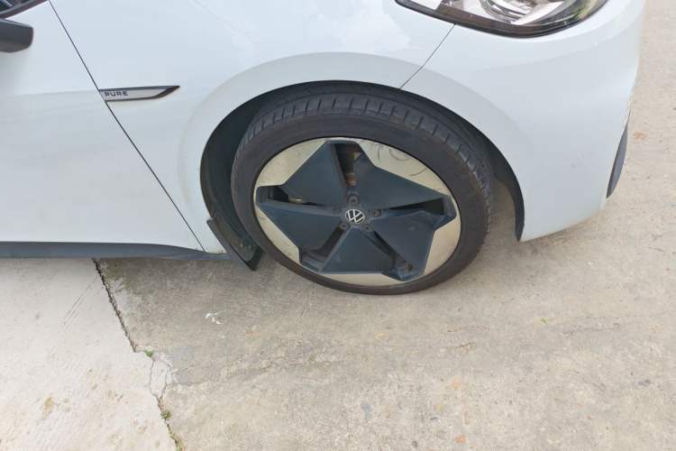 Used Volkswagen ID.3 2023 Intelligent Edition Right Front Wheel Hub