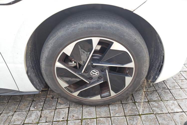 Used Volkswagen ID.3 2023 Upgraded Model Pure Intelligent Enjoyment Version Right Front Wheel Hub