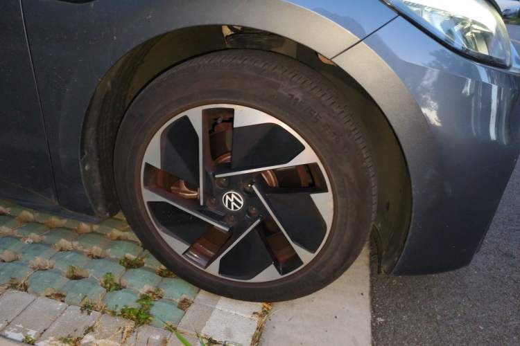 Used Volkswagen ID.3 2023 Upgraded Model Pure Intelligent Enjoyment Version Right Front Wheel Hub