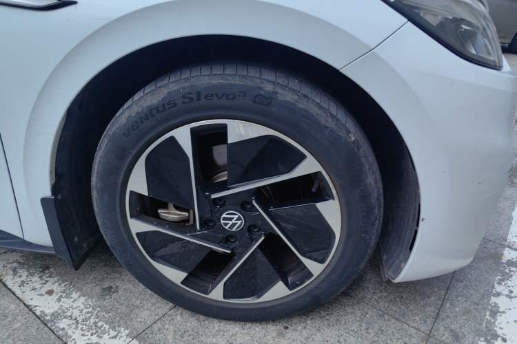 Used Volkswagen ID.3 2023 Pure Smart Edition Right Front Wheel Hub