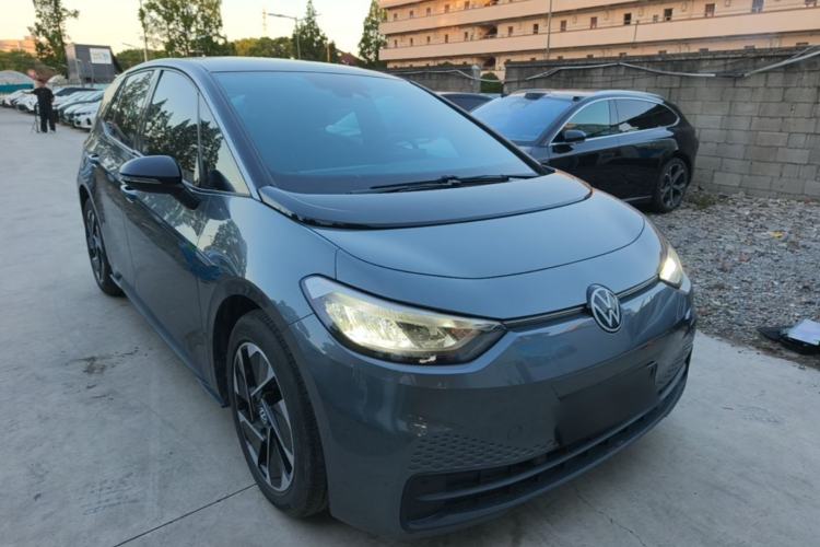 Used Volkswagen ID.3 2023 Upgraded Model Pure Intelligent Enjoyment Version Front Right 45 Deg