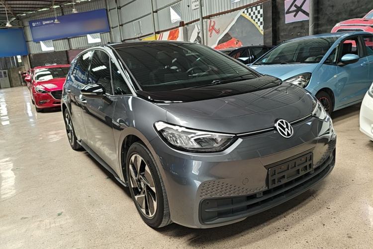 Used Volkswagen ID.3 2023 Pure Smart Edition Front Right 45 Deg