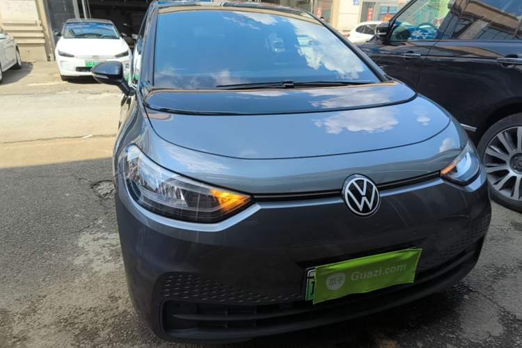 Used Volkswagen ID.3 2023 Upgraded Model Pure Intelligent Enjoyment Version Front Right 45 Deg