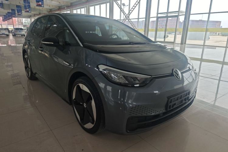Used Volkswagen ID.3 2023 Pure Smart Edition Front Right 45 Deg
