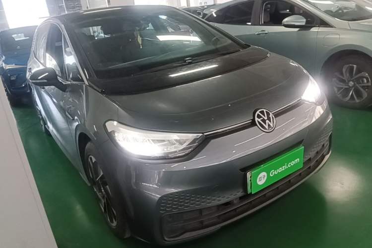 Used Volkswagen ID.3 2023 Pure Smart Edition Front Right 45 Deg