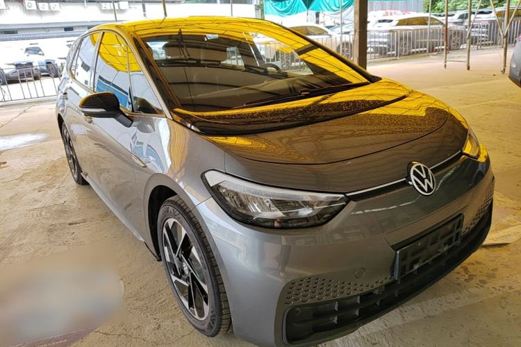 Used Volkswagen ID.3 2023 Pure Smart Edition Front Right 45 Deg