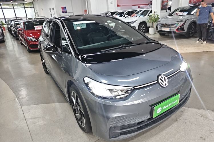 Used Volkswagen ID.3 2023 Pure Smart Edition Front Right 45 Deg