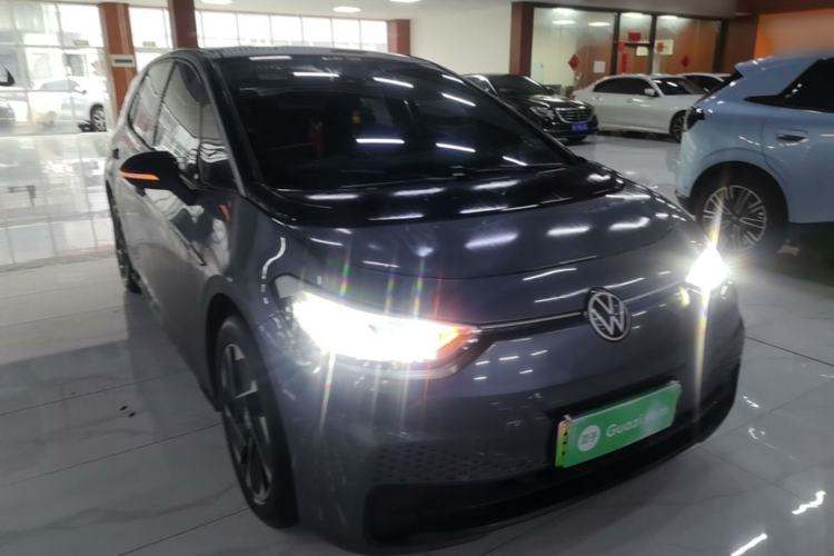 Used Volkswagen ID.3 2023 Upgraded Model Pure Intelligent Enjoyment Version Front Right 45 Deg