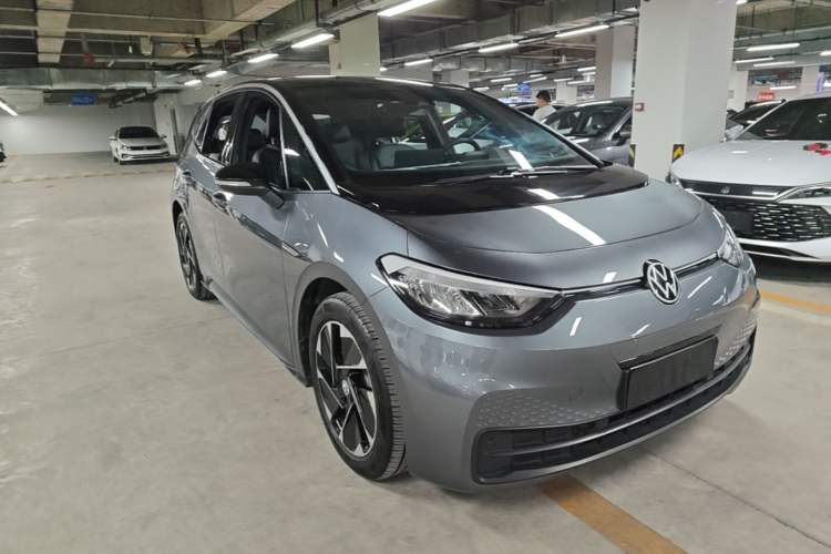 Used Volkswagen ID.3 2023 Pure Smart Edition Front Right 45 Deg