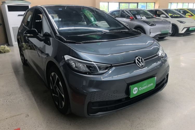 Used Volkswagen ID.3 2023 Upgraded Model Pure Intelligent Enjoyment Version Front Right 45 Deg