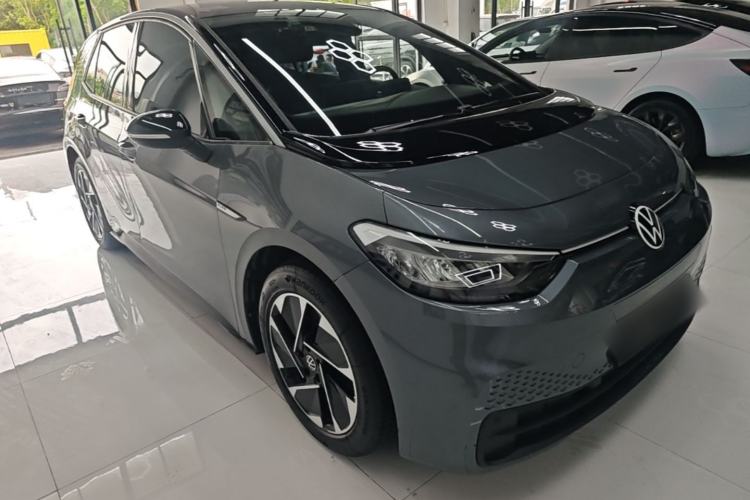 Used Volkswagen ID.3 2023 Pure Smart Edition Front Right 45 Deg