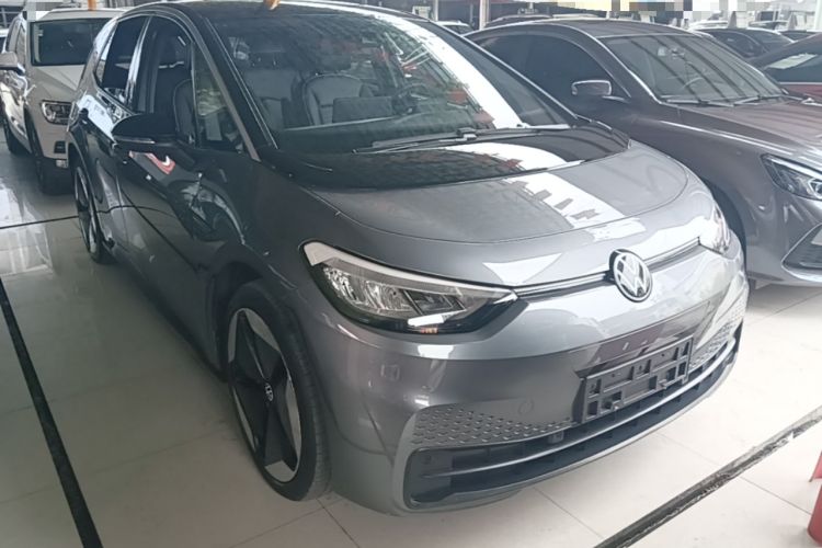 Used Volkswagen ID.3 2023 Pure Smart Edition Front Right 45 Deg