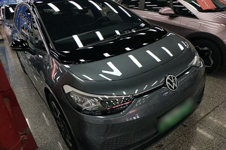 Used Volkswagen ID.3 2023 Upgraded Model Pure Intelligent Enjoyment Version Front Right 45 Deg