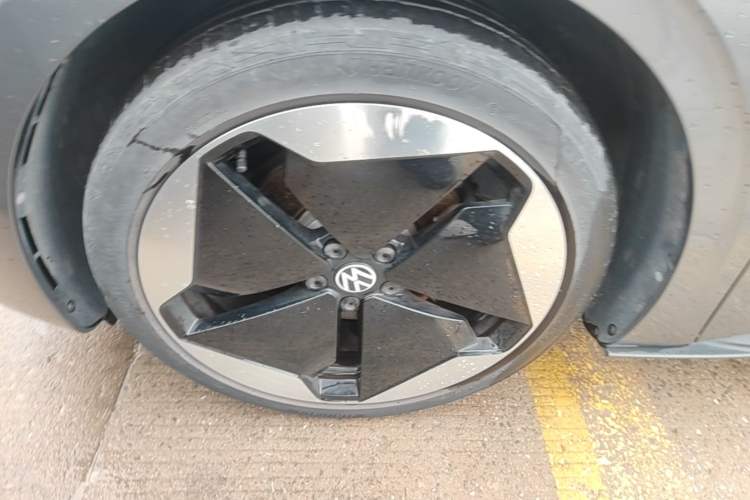 Used Volkswagen ID.3 2023 Upgraded Model Pure Intelligent Enjoyment Version Left Front Wheel Hub