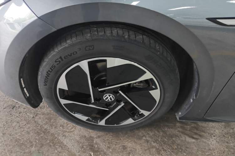 Used Volkswagen ID.3 2023 Upgraded Model Pure Intelligent Enjoyment Version Left Front Wheel Hub