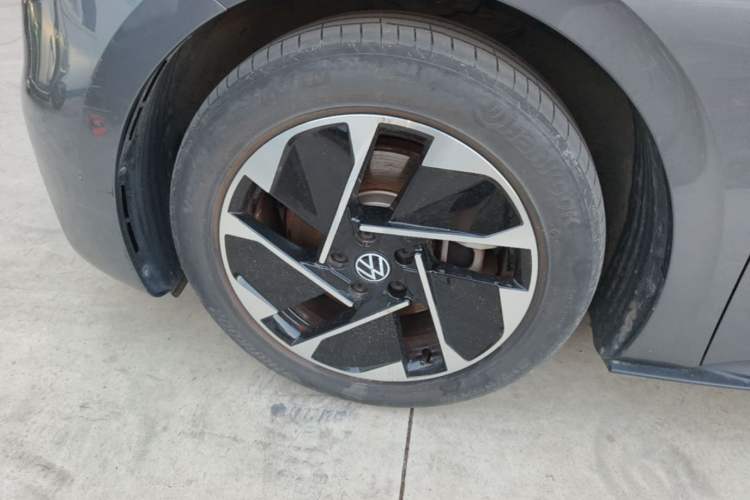 Used Volkswagen ID.3 2023 Upgraded Model Pure Intelligent Enjoyment Version Left Front Wheel Hub