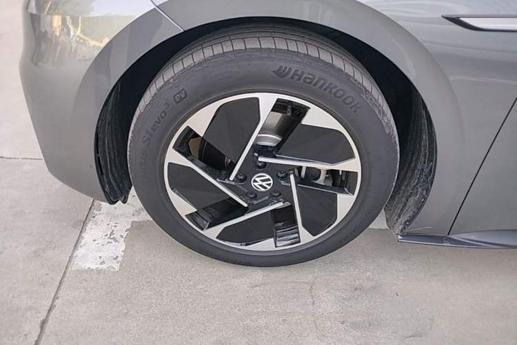 Used Volkswagen ID.3 2023 Upgraded Model Pure Intelligent Enjoyment Version Left Front Wheel Hub
