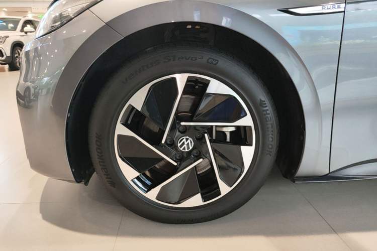 Used Volkswagen ID.3 2023 Upgraded Model Pure Intelligent Enjoyment Version Left Front Wheel Hub